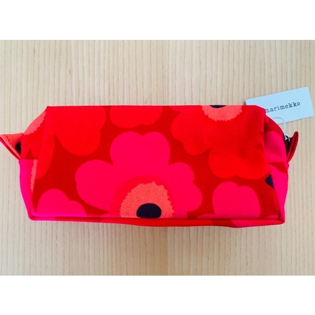 marimekko(マリメッコ)の【未使用】marimekko -コスメポーチ- レディースのファッション小物(ポーチ)の商品写真