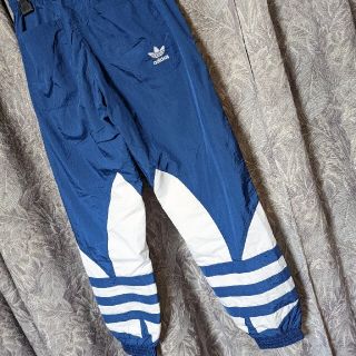 adidas - adidasｵﾘｼﾞﾅﾙｽ ﾄﾗｯｸﾊﾟﾝﾂ ﾅｲﾛﾝﾊﾟﾝﾂの通販 by Mino's shop ...