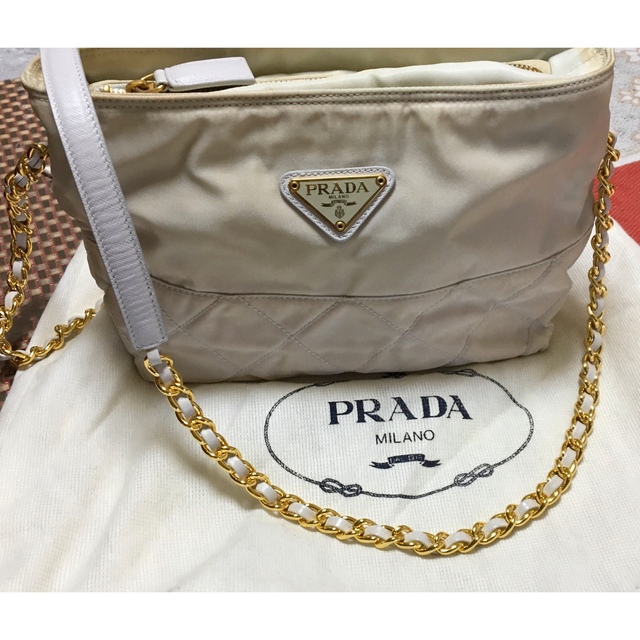 PRADA スリングバッグ