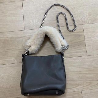 ザラ(ZARA)のチェーン　バック　ZARA(ショルダーバッグ)