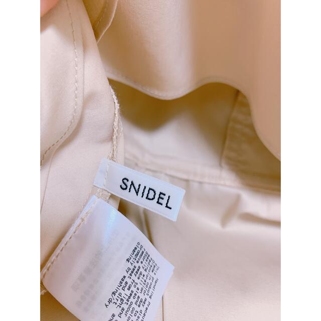 SNIDEL(スナイデル)の【美品】試着のみ★完売商品★snidel フリルペプラムブラウス レディースのトップス(シャツ/ブラウス(半袖/袖なし))の商品写真