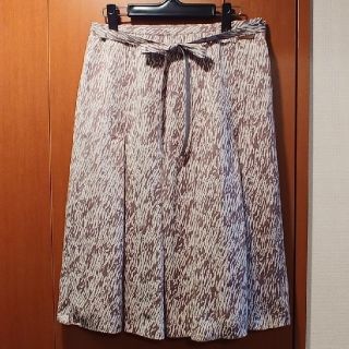 ダックス(DAKS)のノースリーブ・フレアースカート　ｾｯﾄｱｯﾌﾟ　42  DAKS　絹(セット/コーデ)