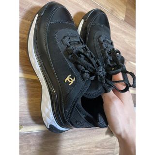 ではないデ CHANEL スニーカー ブラック ゴールドココの通販 by ...