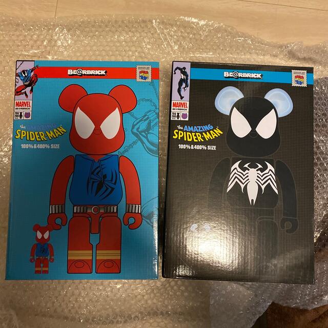 BE@RBRICK(ベアブリック)のBE@RBRICK SCARLET SPIDER BLACK 400%セット エンタメ/ホビーのフィギュア(アメコミ)の商品写真