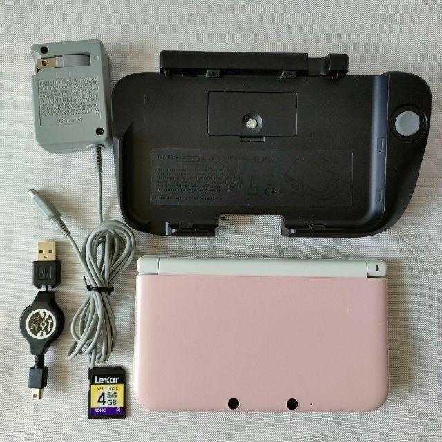 ピンクXホワイト商品ジャンル【すぐ遊べます】ニンテンドー 3DS LL 本体　専用拡張スライドパッド付き