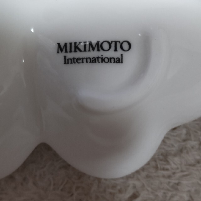 MIKIMOTO(ミキモト)のMIKIMOTO パール付き アクセサリー置き インテリア/住まい/日用品のインテリア小物(小物入れ)の商品写真