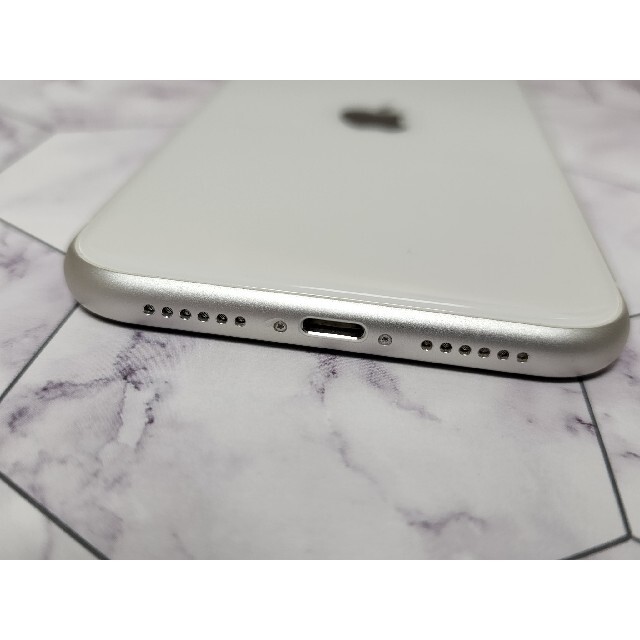 【極美品】iPhone11 64GB SIMフリー 白 ホワイト シルバー