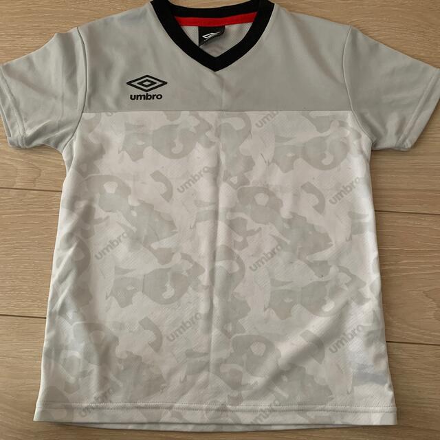 UMBRO(アンブロ)のアンブロ umbro 140cm プラクティスシャツ 半袖 キッズ/ベビー/マタニティのキッズ服男の子用(90cm~)(Tシャツ/カットソー)の商品写真