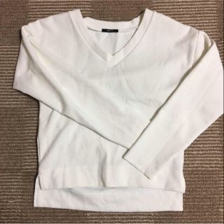 エモダ(EMODA)の美品！  EMODA Vネックトップス 白  moussy/murua(カットソー(長袖/七分))