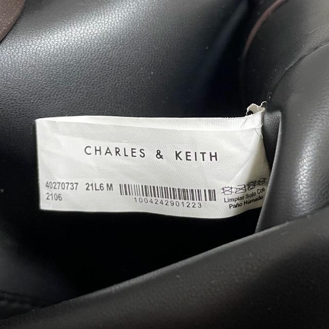 Charles and Keith(チャールズアンドキース)のチャールズアンドキース ショルダーバッグ レディースのバッグ(ショルダーバッグ)の商品写真