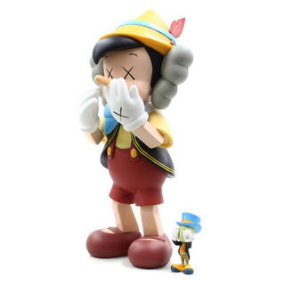 kaws フィギュア　ピノキオ