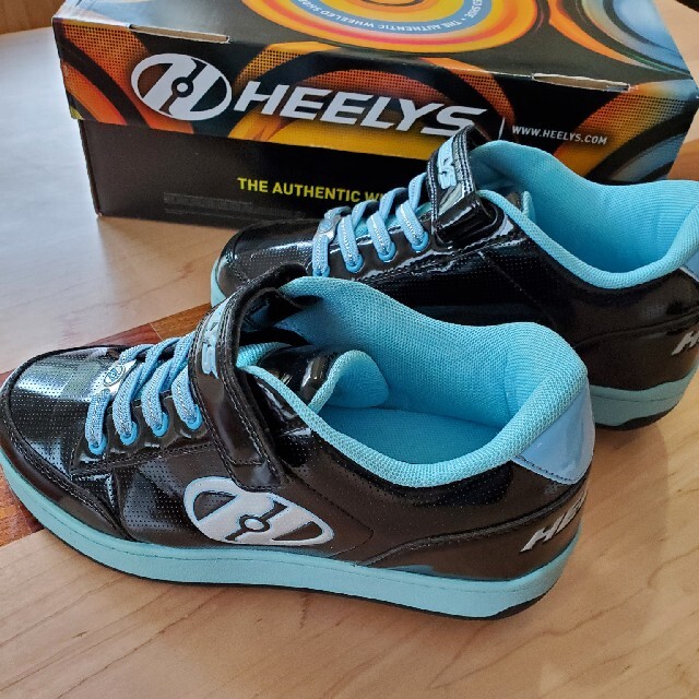 HEELYS(ヒーリーズ)のHEELYSローラーシューズ 23cm キッズ/ベビー/マタニティのキッズ靴/シューズ(15cm~)(ローラーシューズ)の商品写真