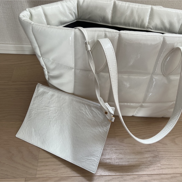 khaite 白 キルティング The Florence ハンドバッグ