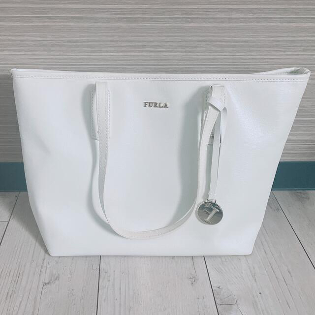 Furla(フルラ)のFURLA トートバッグ ホワイト レディースのバッグ(トートバッグ)の商品写真