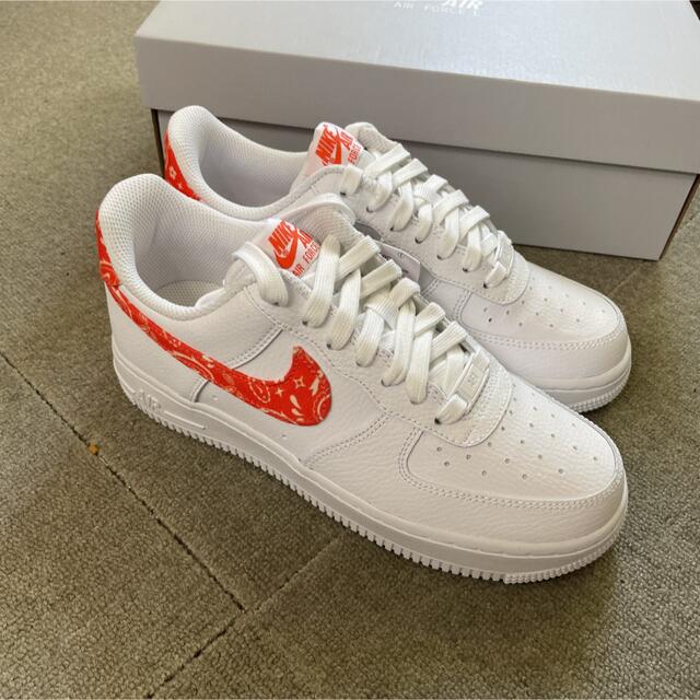 NIKE(ナイキ)のNike Air Force 1 ’07 Essential W PAISLEY レディースの靴/シューズ(スニーカー)の商品写真