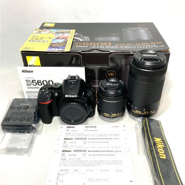 Nikon ニコンD5600ダブルズームキット1540ショット美品