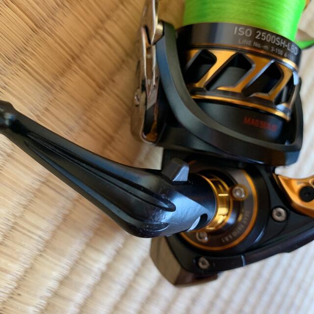 DAIWA(ダイワ)のダイワ　18トーナメントiso 2500SH-LBD スポーツ/アウトドアのフィッシング(リール)の商品写真