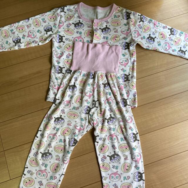 パジャマ　アンパンマン　サイズ100 キッズ/ベビー/マタニティのキッズ服女の子用(90cm~)(パジャマ)の商品写真