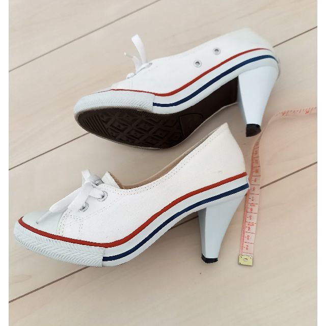 CONVERSE(コンバース)の【美品】CONVERSE レディース　ヒールスニーカー　22.5cm レディースの靴/シューズ(スニーカー)の商品写真