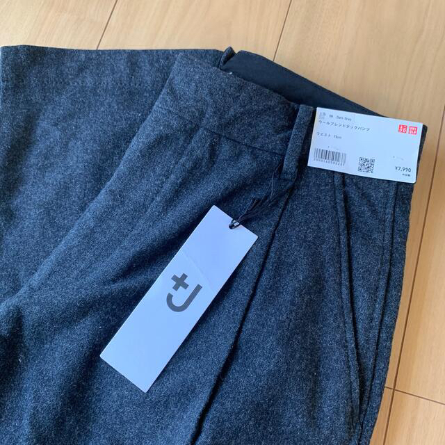 UNIQLO(ユニクロ)のユニクロ　+J ウールブレンドタックパンツ メンズのパンツ(スラックス)の商品写真