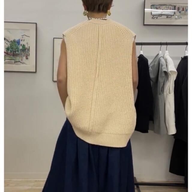 送料込】 美品 MACHATT マチャット アゼスリーブレス ニット