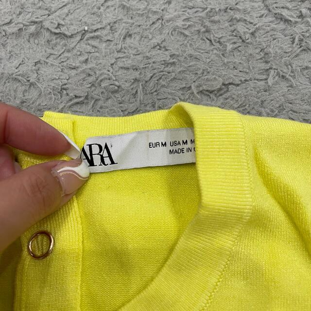 ZARA(ザラ)のZARA 黄色ニットトップス レディースのトップス(カットソー(半袖/袖なし))の商品写真