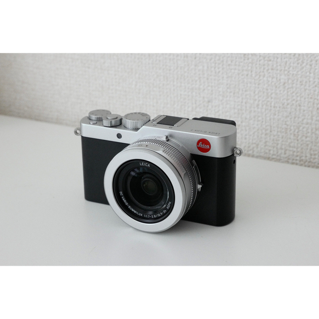 LEICA(ライカ)のLeica ライカ D-LUX7 美品 レザーケース、グリップ、オートキャップ付 スマホ/家電/カメラのカメラ(コンパクトデジタルカメラ)の商品写真