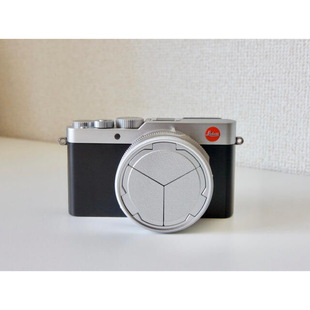 LEICA(ライカ)のLeica ライカ D-LUX7 美品 レザーケース、グリップ、オートキャップ付 スマホ/家電/カメラのカメラ(コンパクトデジタルカメラ)の商品写真