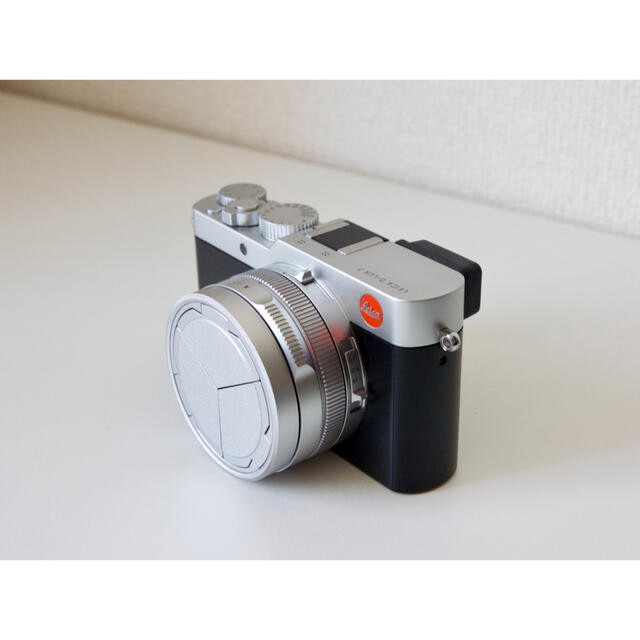 LEICA(ライカ)のLeica ライカ D-LUX7 美品 レザーケース、グリップ、オートキャップ付 スマホ/家電/カメラのカメラ(コンパクトデジタルカメラ)の商品写真