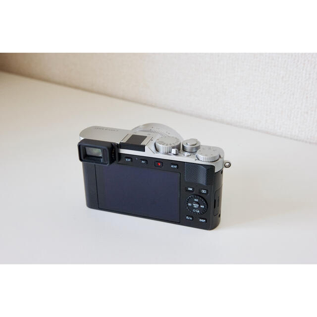 LEICA(ライカ)のLeica ライカ D-LUX7 美品 レザーケース、グリップ、オートキャップ付 スマホ/家電/カメラのカメラ(コンパクトデジタルカメラ)の商品写真