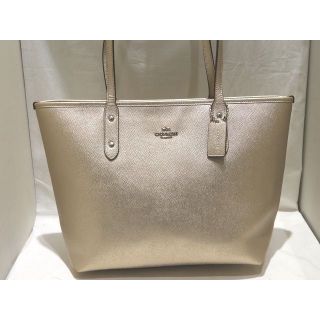 コーチ(COACH)のコーチ レディース トートバッグ F16224 ☆ ゴールド系 メタリック(トートバッグ)