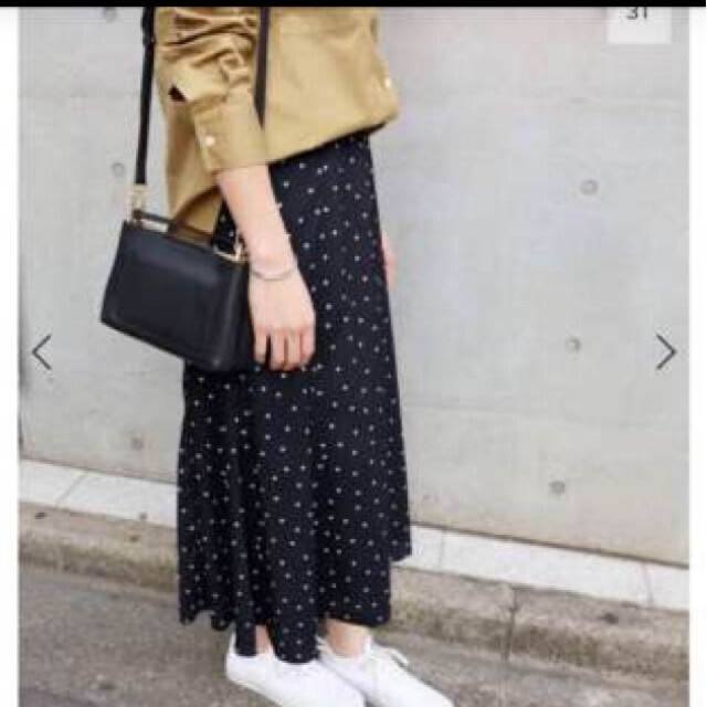 IENA(イエナ)のIENA ライトデシンドットプリントスカート レディースのスカート(ロングスカート)の商品写真