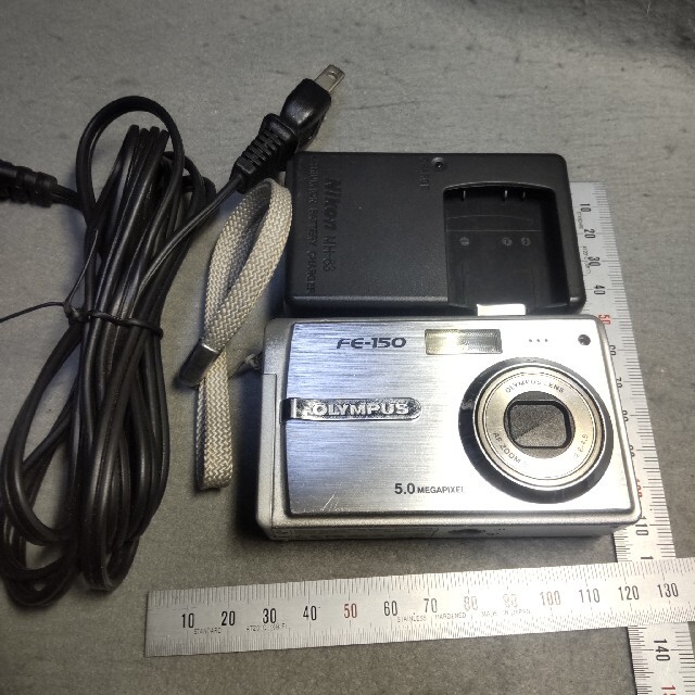 オリンパス FE-150 バッテリー 充電器 動作確認 500万画素 5メガ オリンパス FE-150 バッテリー 充電器 動作確認 500万画素 5メガ