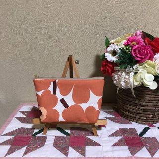 マリメッコ(marimekko)のマリメッコ  生地　ハンドメイド　ミニウニッコ　アプリコット　マチ付きポーチ(ポーチ)