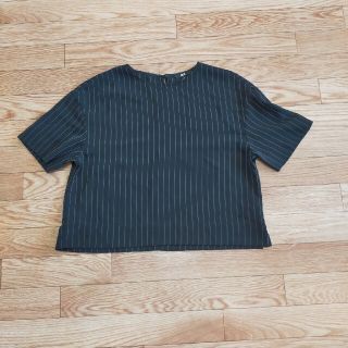 ユニクロ(UNIQLO)のトップス　半袖　M ユニクロ(Tシャツ(半袖/袖なし))