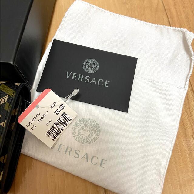 VERSACE(ヴェルサーチ)の新品★ ラ グレカ シグネチャー ウォレット　ブラック×カーキ メンズのファッション小物(折り財布)の商品写真