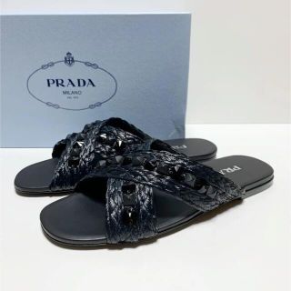 プラダ(PRADA)の未使用 プラダ クロス ストラップ スタッズ フラット サンダル 黒 イタリア製(サンダル)