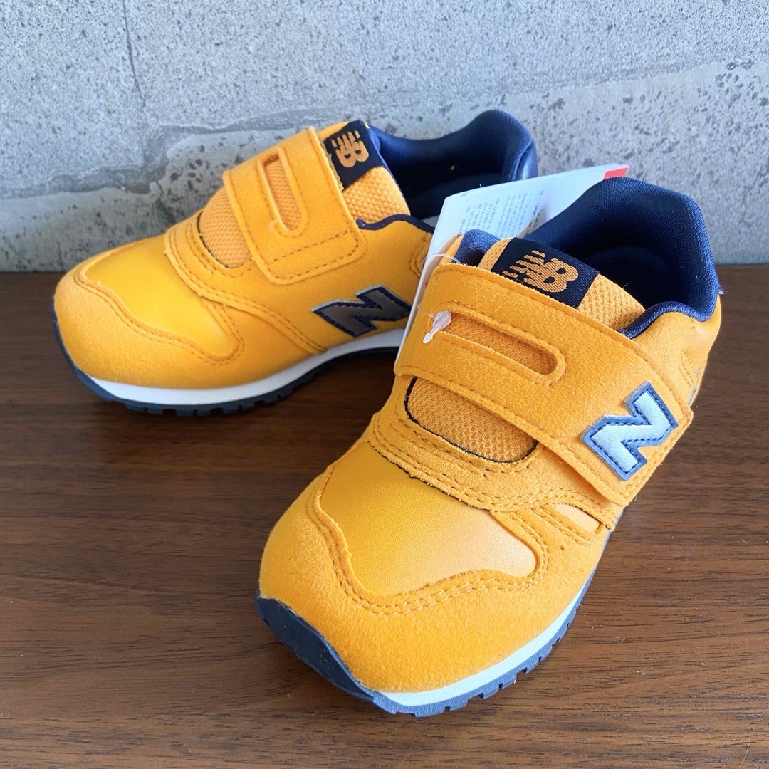 New Balance(ニューバランス)の【新品】14センチ イエロー×ネイビー ニューバランス スニーカー キッズ キッズ/ベビー/マタニティのベビー靴/シューズ(~14cm)(スニーカー)の商品写真