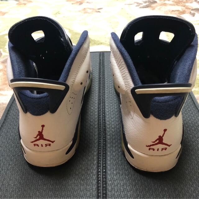 NIKE(ナイキ)のAIR JORDAN 6 RETRO メンズの靴/シューズ(スニーカー)の商品写真