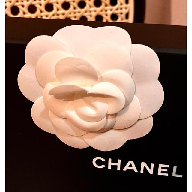 CHANEL(シャネル)のシャネル　iphoneケース　マトラッセ　ゴールド スマホ/家電/カメラのスマホアクセサリー(iPhoneケース)の商品写真