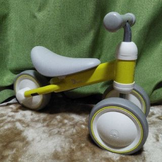 美品　D-bikeminiプラス　イエロー(三輪車)