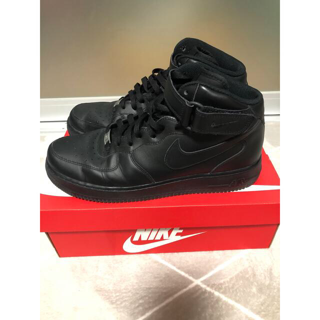 NIKE(ナイキ)のNIKE AIR FORCE1 MID メンズの靴/シューズ(スニーカー)の商品写真