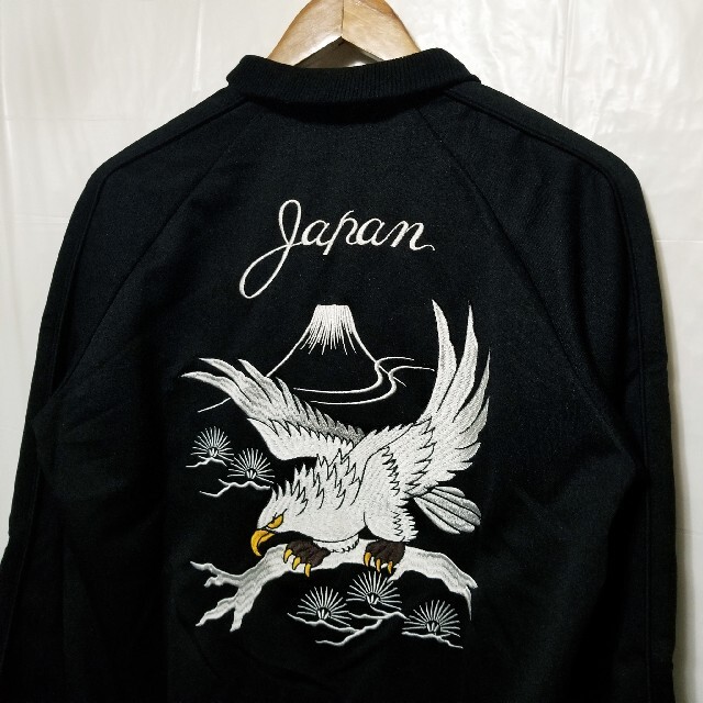 鷹   富士  刺繍　新品  スカジャン  　　BLACK メンズのジャケット/アウター(スカジャン)の商品写真
