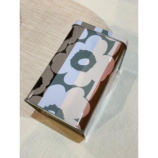 マリメッコ(marimekko)の【新品】marimekko ウニッコ　ラリー　ティン缶　小物入れ(小物入れ)