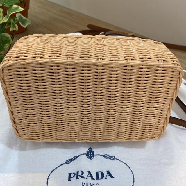 PRADA(プラダ)のPRADA　プラダ　プラージュ　ウィッカー　カゴバッグ　ハンドショルダー レディースのバッグ(ショルダーバッグ)の商品写真