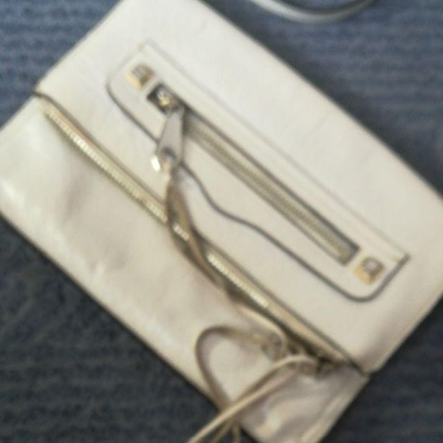 Rebecca Minkoff(レベッカミンコフ)の6A 美品　レベッカミンコフ　ショルダーバッグ　レザー　白 レディースのバッグ(ショルダーバッグ)の商品写真