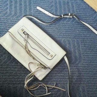 レベッカミンコフ(Rebecca Minkoff)の6A 美品　レベッカミンコフ　ショルダーバッグ　レザー　白(ショルダーバッグ)