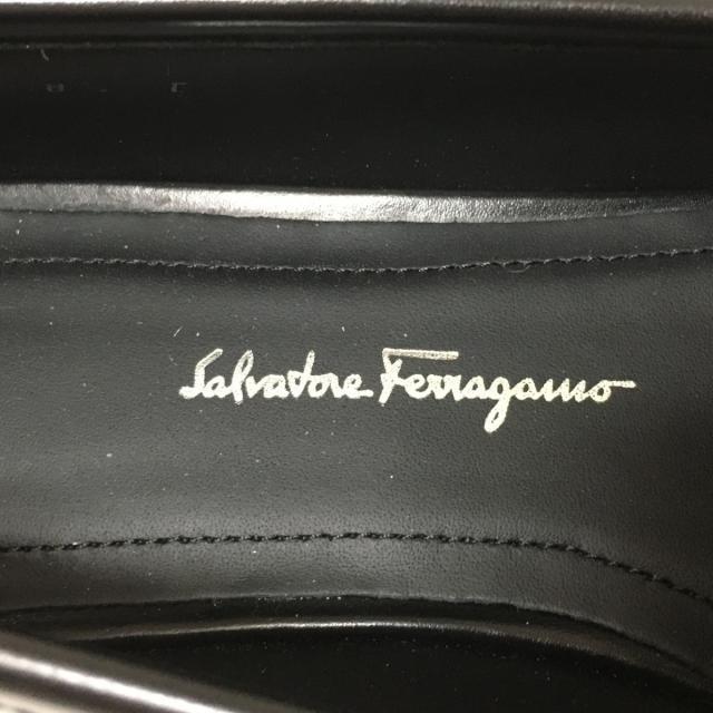 Salvatore Ferragamo(サルヴァトーレフェラガモ)のサルバトーレフェラガモ ローファー 8 1/2 レディースの靴/シューズ(ローファー/革靴)の商品写真