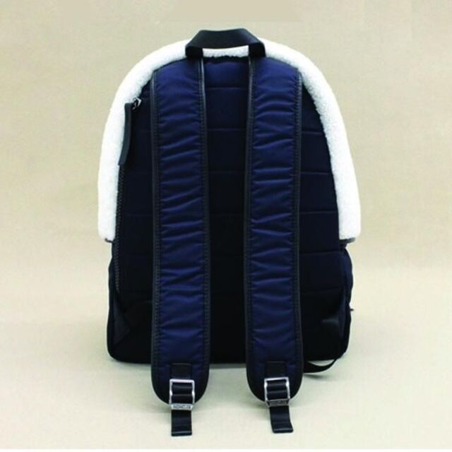 MONCLER(モンクレール)の【Moncler】正規品希少ムートンファーバックパック・紺×アイボリー・リュック レディースのバッグ(リュック/バックパック)の商品写真