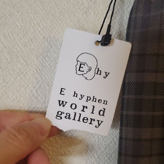 E hyphen world gallery(イーハイフンワールドギャラリー)のタイトスカート　グレー レディースのスカート(ロングスカート)の商品写真